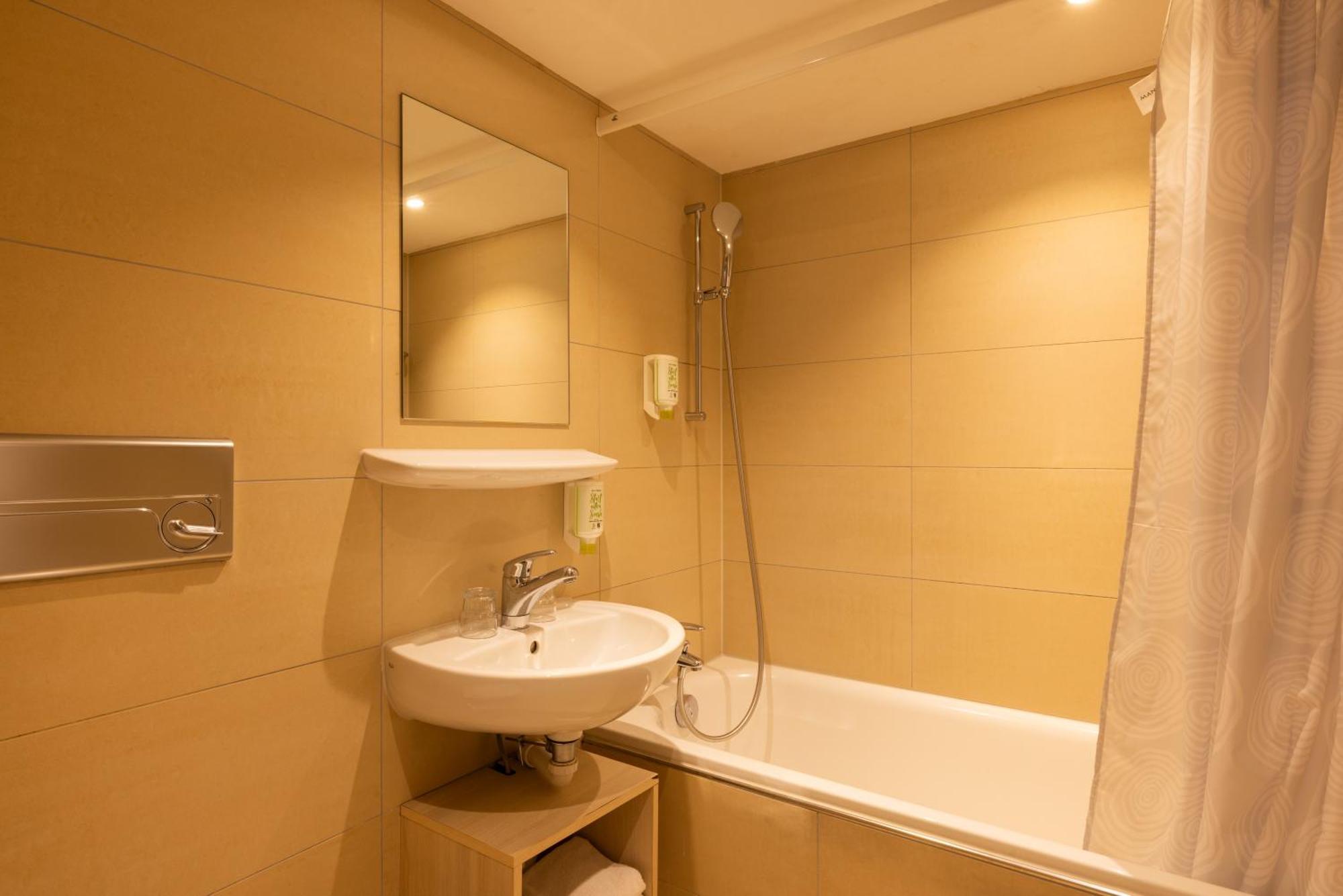 Fred Hauptbahnhof Guest house 2*